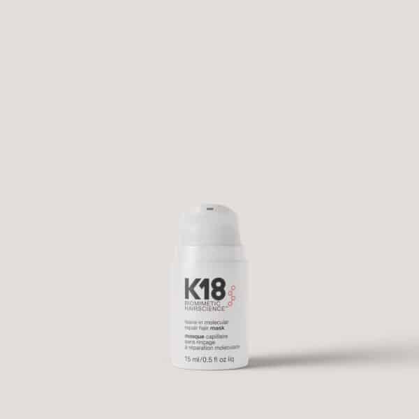 Envase de Mascarilla de reparación molecular K18 de 50ml sobre un fondo gris
