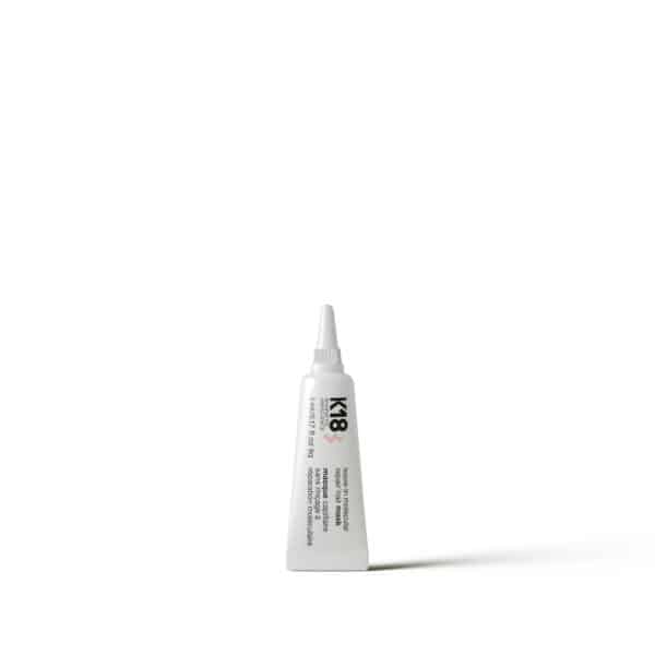 Envase de Mascarilla de reparación molecular K18 de 5ml sobre un fondo blanco