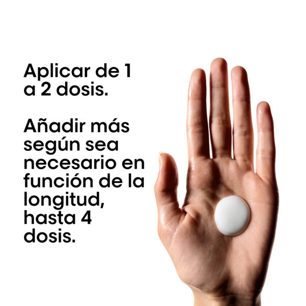 Dosis recomendada de crema Metal Detox en la palma de la mano