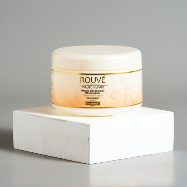 Envase de mascarilla acondicionante Rouvé Magic Repair de 270 gramos, colocado sobre una base blanca con fondo gris claro.